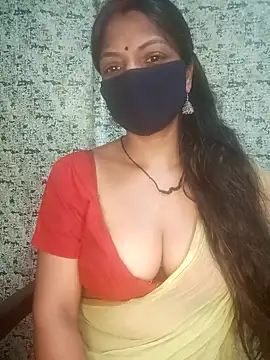 Snapshot of Juli_80 chatting on 06-10-26, 01:28 Juli 80 online show from 06-10-26, 01:28