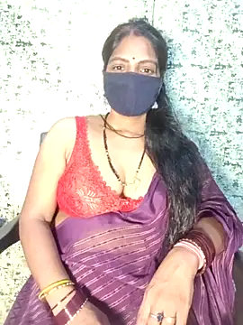 Snapshot of Juli_80 chatting on 06-20-26, 03:15 Juli 80 online show from 06-20-26, 03:15