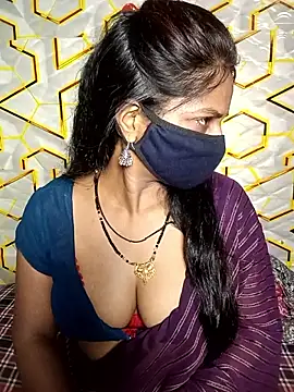 Snapshot of Juli_80 chatting on 06-21-26, 03:31 Juli 80 online show from 06-21-26, 03:31