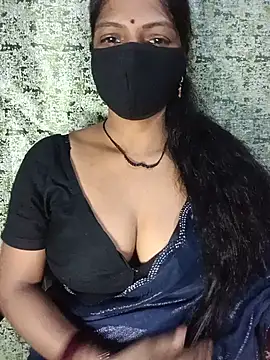 Snapshot of Juli_80 chatting on 07-07-26, 11:36 Juli 80 online show from 07-07-26, 11:36