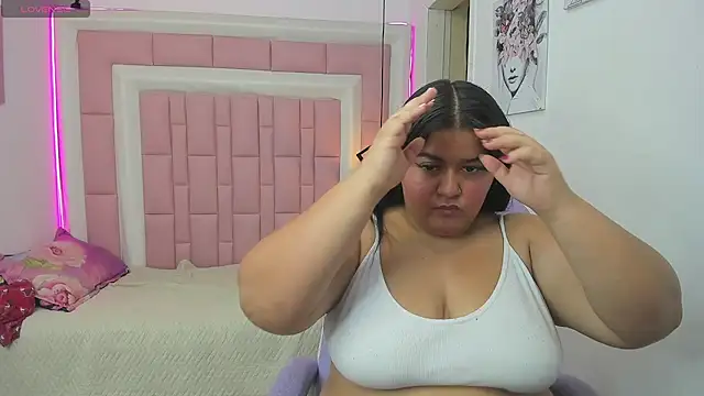 Snapshot of Princess_Xoxo chatting on 05-18-26, 01:45 Princess Xoxo online show from 05-18-26, 01:45