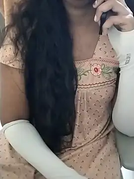 Snapshot of silksmitha- chatting on 06-09-26, 07:53 silksmitha- online show from 06-09-26, 07:53