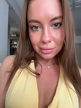 Snapshot of -Ashley_Stone- chatting on 05-15-26, 10:55 -Ashley Stone- online show from 05-15-26, 10:55