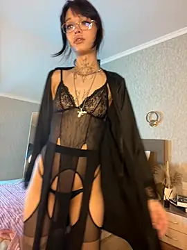 Snapshot of ErrorBaby chatting on 05-11-26, 02:34 ErrorBaby online show from 05-11-26, 02:34