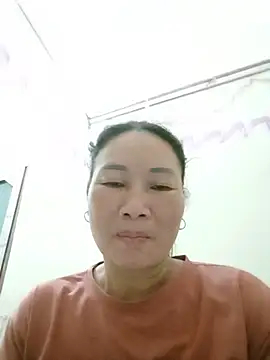 Snapshot of BlueGirlyeah chatting on 05-18-26, 01:35 BlueGirlyeah online show from 05-18-26, 01:35