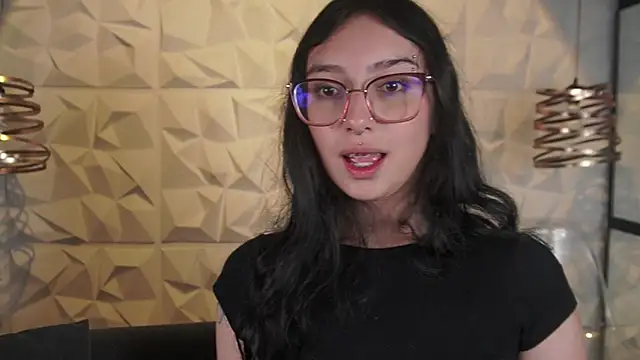 Snapshot of zara_bliss chatting on 06-18-26, 11:03 zara bliss online show from 06-18-26, 11:03