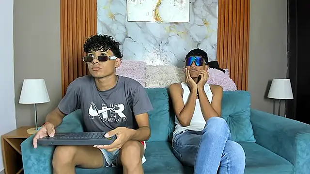 Snapshot of BOUL_GUYS chatting on 05-08-26, 01:33 BOUL GUYS online show from 05-08-26, 01:33