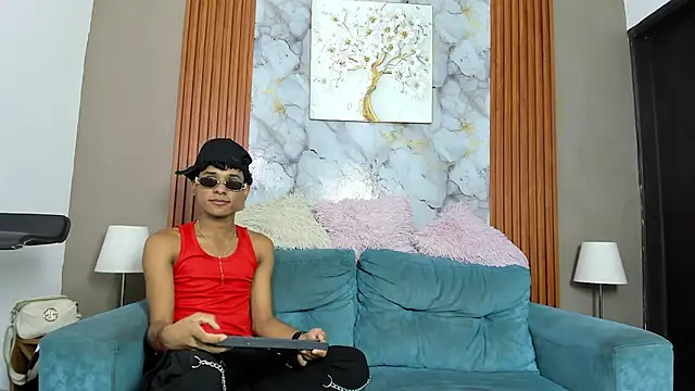 Snapshot of BOUL_GUYS chatting on 05-15-26, 01:45 BOUL GUYS online show from 05-15-26, 01:45