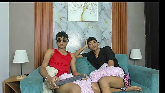 Snapshot of BOUL_GUYS chatting on 05-31-26, 01:47 BOUL GUYS online show from 05-31-26, 01:47