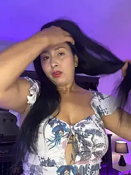 liana  castellanos online show from 05-07-26, 02:11