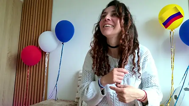 Snapshot of alissonandree chatting on 06-30-26, 05:03 alissonandree online show from 06-30-26, 05:03