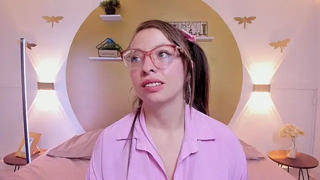 Lenna Phillips online show from 06-24-26, 11:31