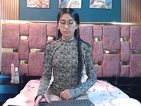 Snapshot of _aranza23 chatting on 05-15-26, 12:01 aranza23 online show from 05-15-26, 12:01