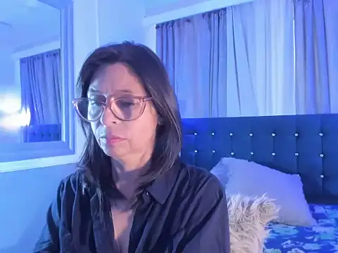 Snapshot of lena_gray chatting on 06-11-26, 02:48 lena gray online show from 06-11-26, 02:48