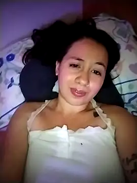 Snapshot of Annie_loveer chatting on 06-25-26, 05:12 Annie loveer online show from 06-25-26, 05:12