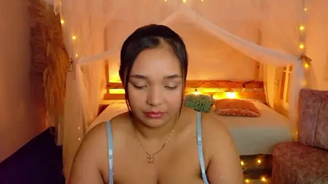 Snapshot of leoneriss chatting on 06-17-26, 10:00 leoneriss online show from 06-17-26, 10:00