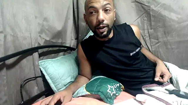Snapshot of Camodick chatting on 04-16-26, 10:16 Camodick online show from 04-16-26, 10:16