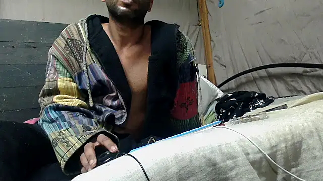Snapshot of Camodick chatting on 05-19-26, 04:52 Camodick online show from 05-19-26, 04:52