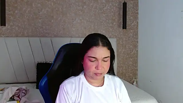 Snapshot of AliceSmity__ chatting on 06-23-26, 12:36 AliceSmity online show from 06-23-26, 12:36