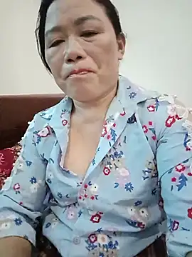 Snapshot of -Lytina- chatting on 06-26-26, 11:36 -Lytina- online show from 06-26-26, 11:36