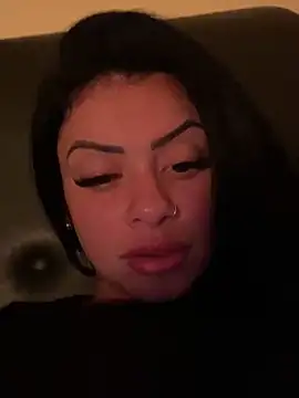 Snapshot of belababyy chatting on 05-11-26, 01:00 belababyy online show from 05-11-26, 01:00