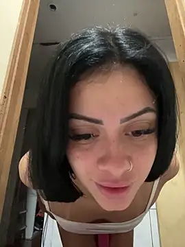 Snapshot of belababyy chatting on 05-15-26, 01:29 belababyy online show from 05-15-26, 01:29