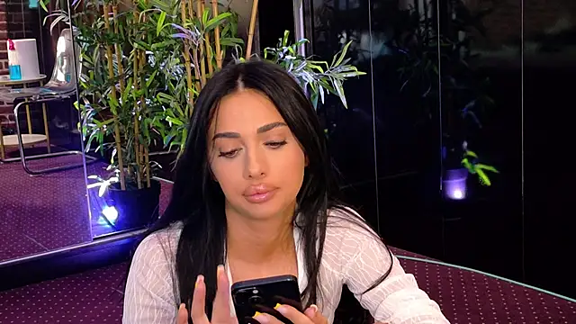 VanessaVosss online show from 06-18-26, 05:17