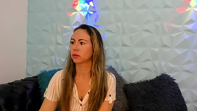 lindsay cg online show from 05-15-26, 12:23