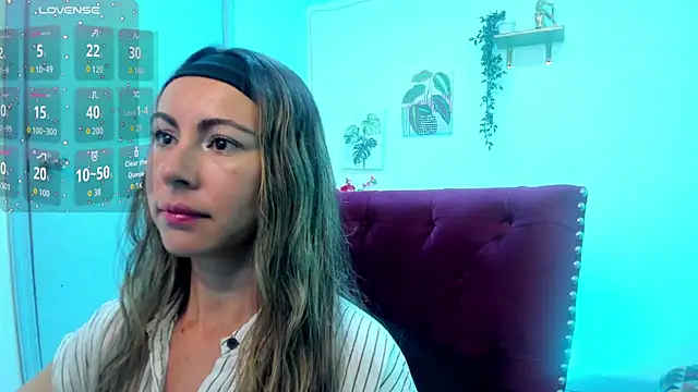 lindsay cg online show from 05-20-26, 04:02