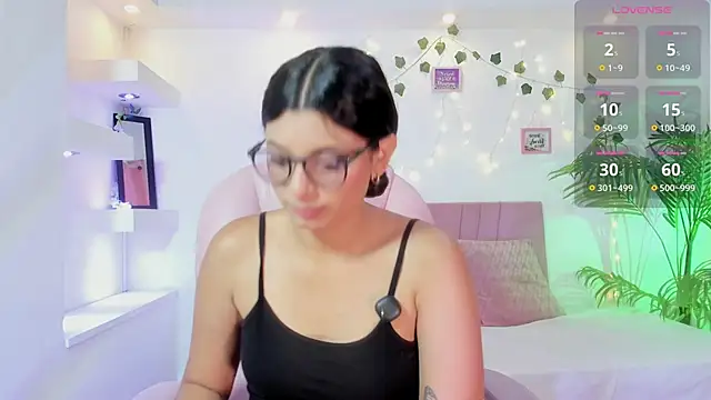 Snapshot of isabel_space chatting on 06-16-26, 02:52 isabel space online show from 06-16-26, 02:52