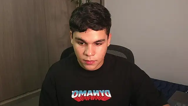 Snapshot of eithan_jonnes_ chatting on 06-16-26, 10:12 eithan jonnes online show from 06-16-26, 10:12