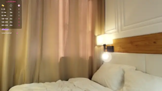 Snapshot of blondolls chatting on 06-08-26, 01:28 blondolls online show from 06-08-26, 01:28