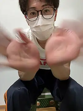 Snapshot of h_japmen chatting on 06-28-26, 04:13 h japmen online show from 06-28-26, 04:13