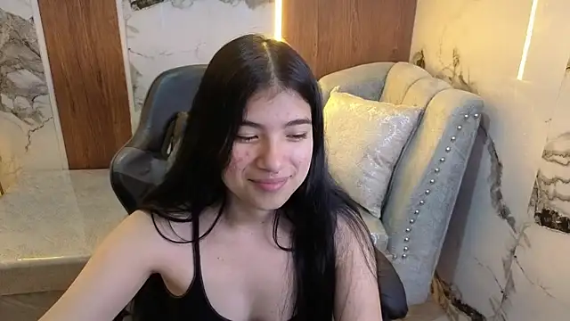 Snapshot of alesia_v_v chatting on 06-28-26, 03:23 alesia v v online show from 06-28-26, 03:23