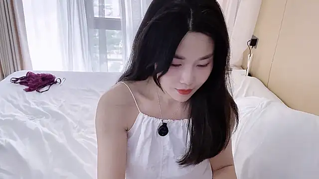 Snapshot of Emma_qiqi chatting on 05-20-26, 02:18 Emma qiqi online show from 05-20-26, 02:18