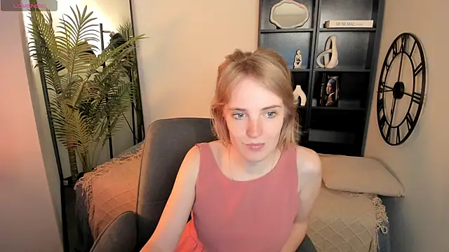 Snapshot of IrmaRonn chatting on 07-08-26, 10:31 IrmaRonn online show from 07-08-26, 10:31