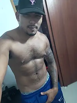 Snapshot of AndrssGold chatting on 05-15-26, 03:35 AndrssGold online show from 05-15-26, 03:35