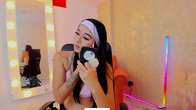 Snapshot of Littlee_Mia chatting on 05-14-26, 11:39 Littlee Mia online show from 05-14-26, 11:39