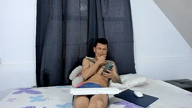 Snapshot of HannaSexMatheuw chatting on 07-01-26, 03:01 HannaSexMatheuw online show from 07-01-26, 03:01