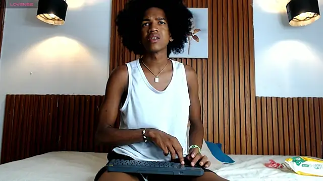Afrowayuu online show from 05-16-26, 05:56