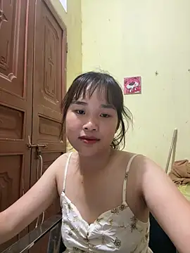 Snapshot of Lili_019 chatting on 05-13-26, 02:47 Lili 019 online show from 05-13-26, 02:47