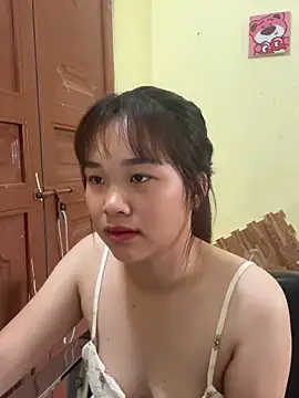 Snapshot of Lili_019 chatting on 05-18-26, 07:03 Lili 019 online show from 05-18-26, 07:03