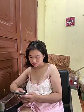 Snapshot of Lili_019 chatting on 05-31-26, 06:21 Lili 019 online show from 05-31-26, 06:21