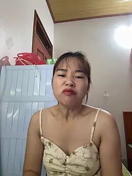 Snapshot of Lili_019 chatting on 06-17-26, 02:14 Lili 019 online show from 06-17-26, 02:14
