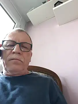 Snapshot of NextAct92 chatting on 06-17-26, 03:53 NextAct92 online show from 06-17-26, 03:53