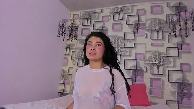 Snapshot of emilly_duque chatting on 05-19-26, 04:19 emilly duque online show from 05-19-26, 04:19
