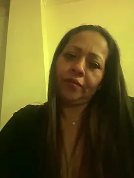 Snapshot of katialatimaecha chatting on 06-15-26, 04:15 katialatimaecha online show from 06-15-26, 04:15