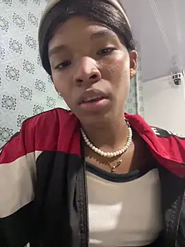 Snapshot of Liss_Love1 chatting on 06-28-26, 03:01 Liss Love1 online show from 06-28-26, 03:01