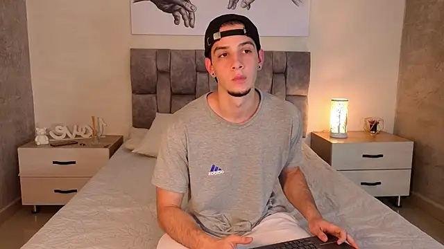 isaacblaze  online show from 05-22-26, 03:57