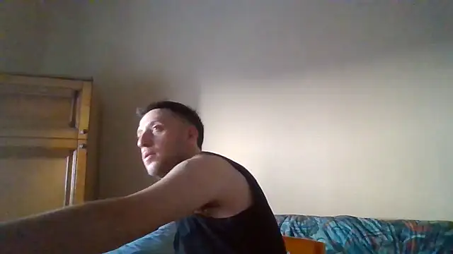 Snapshot of VincentZe99 chatting on 06-19-26, 05:06 VincentZe99 online show from 06-19-26, 05:06